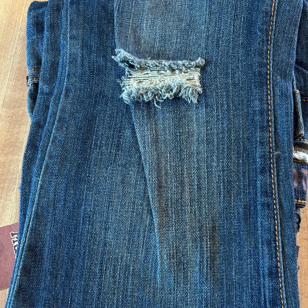 Mudd Dark Blue Flared Jeans for Women NWTS Size 9 Distressed - Picture 9 of 12